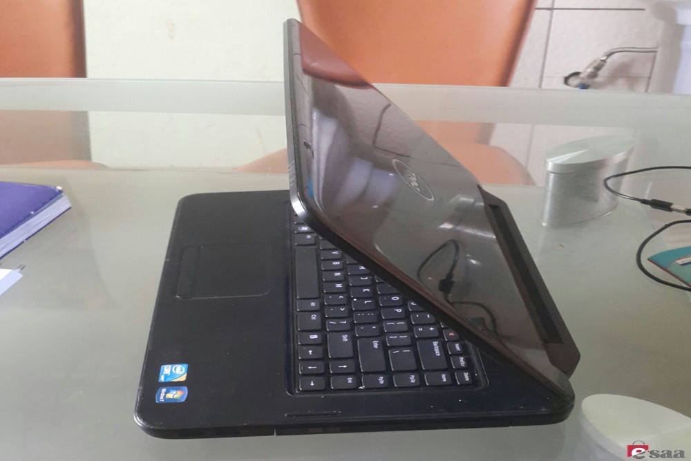Dell Inspiron N5040-Side view